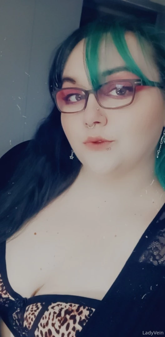 Ladyvein is back and horny af my darlings ill be putting up new part 4 