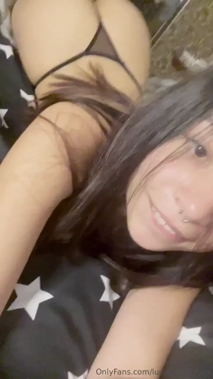 Do you like seeing me bent lying like this 