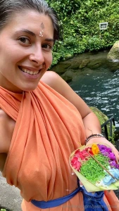 Take me anywhere with sun on my skin and freedom in the air i live for