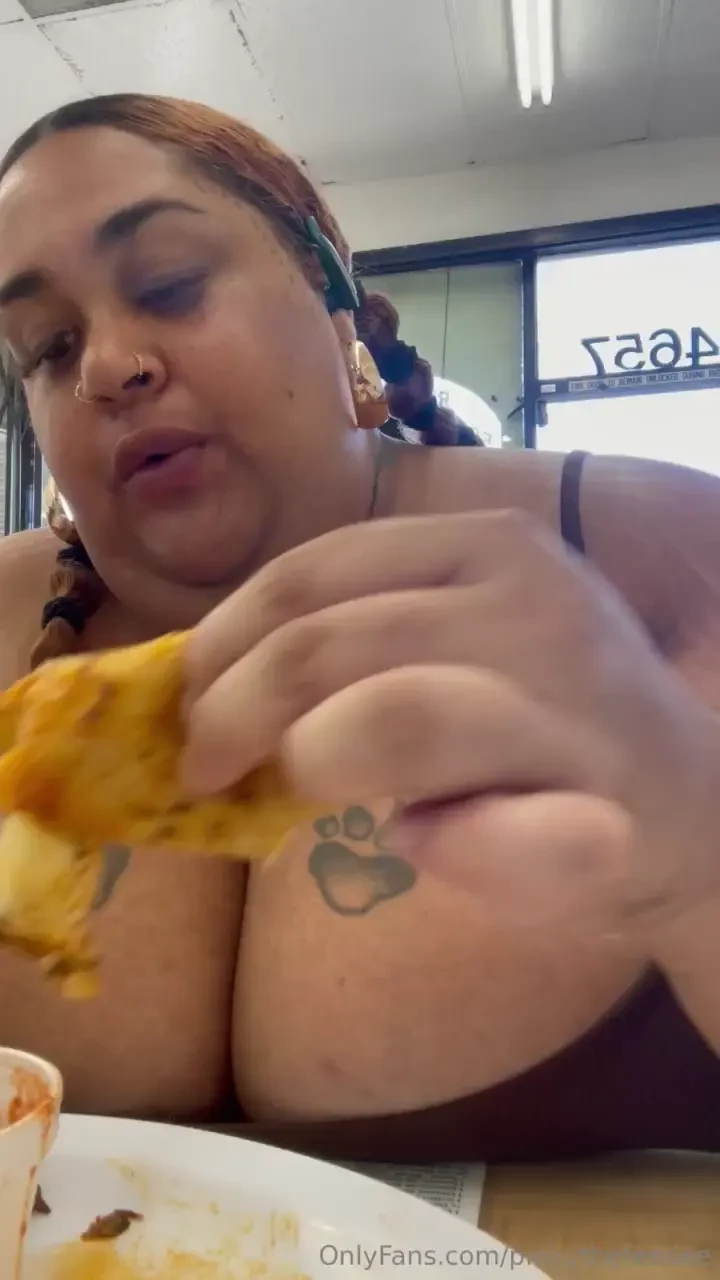 Me earlier today at this mexican mom n pop shop i tried to film more 