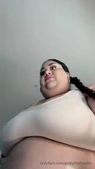 Belly amp fupa plopping amp belly on counter amp almost touching 