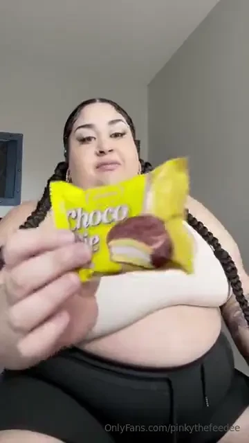 Trying snacks and talking about fat lol 