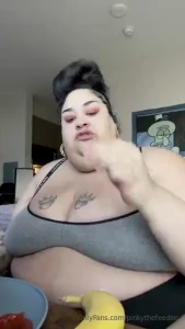 Finally having breakfast and trying to see if i can suck my stomach in