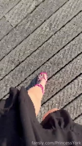 These heels deserve a high-definition view but all you get is a