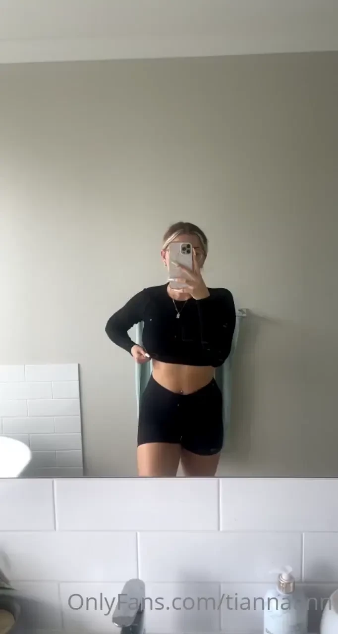 For my men who like seeing me in gym-wear 