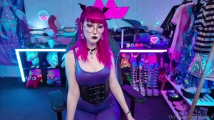 Your favourite succubus and her jiggly boobies