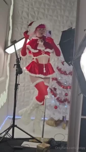 Oh and while we at it here s a coupele messy mirror selfies showing of