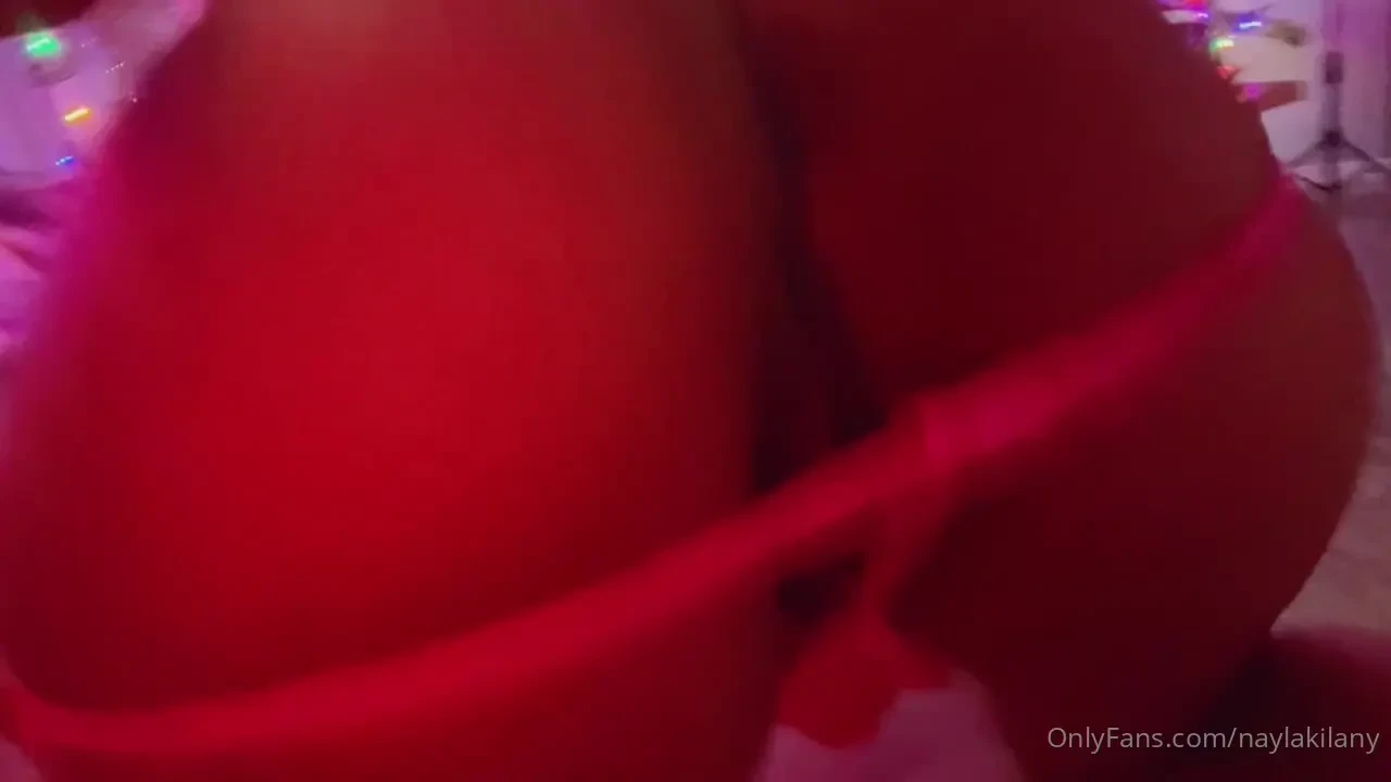 So bored s entertain me n msg me hehe 