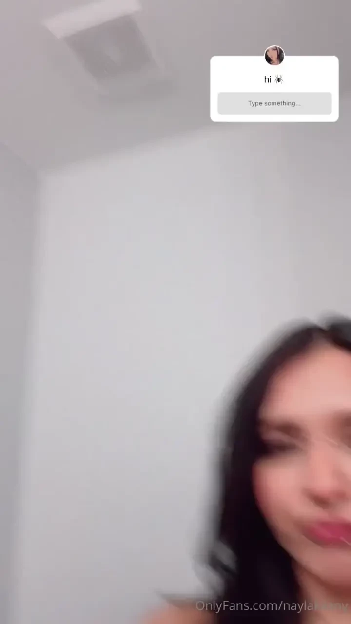 Face is pretty like my pussy 