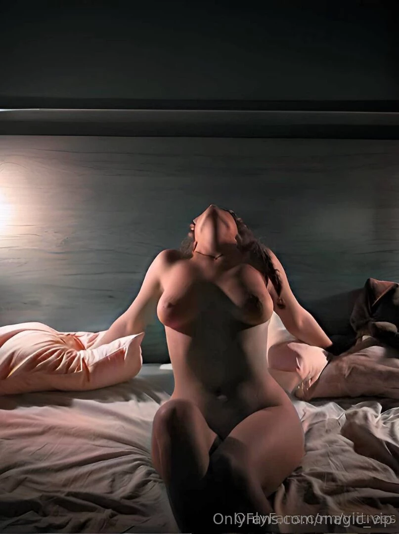 Follow viitress for free cute girl viitress wants to show you her part 687 