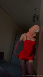 Lady in red part 552