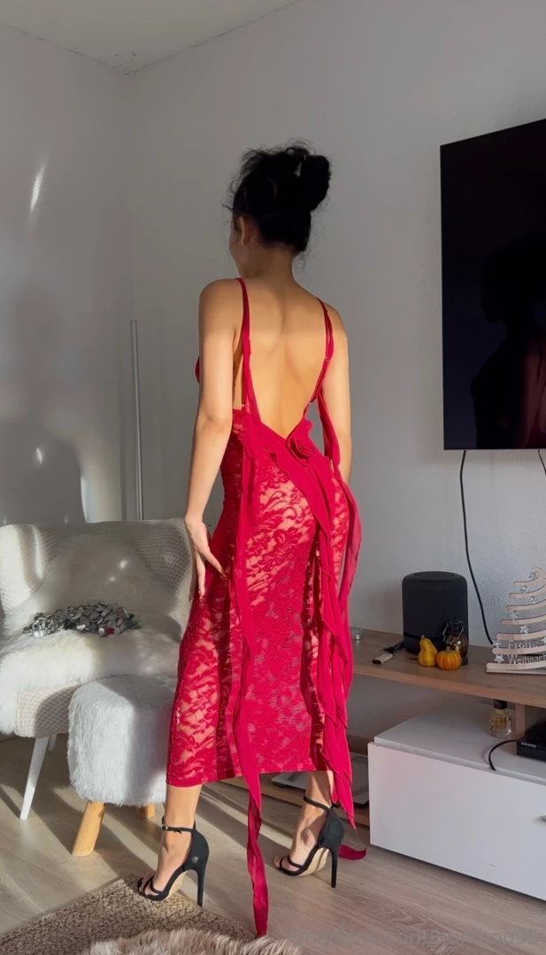 This dress on first date yes or noooo 