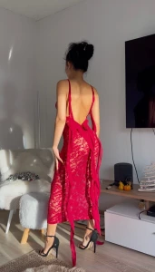 This dress on first date yes or noooo