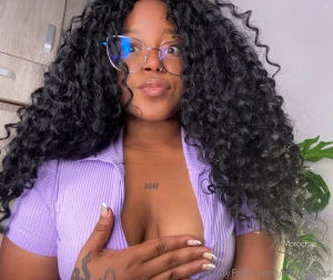 If i were your girlfriend would you like me to wear slightly bigger