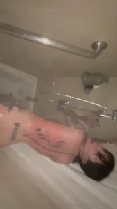 My partner fucks me in the shower until he gives my pussy all his nut