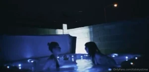 6 idle hands ohrangutangerotica aalannajade this movie starts off with