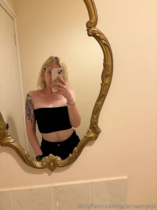 Feeling a lot like a girlie who only likes wearing all black lately