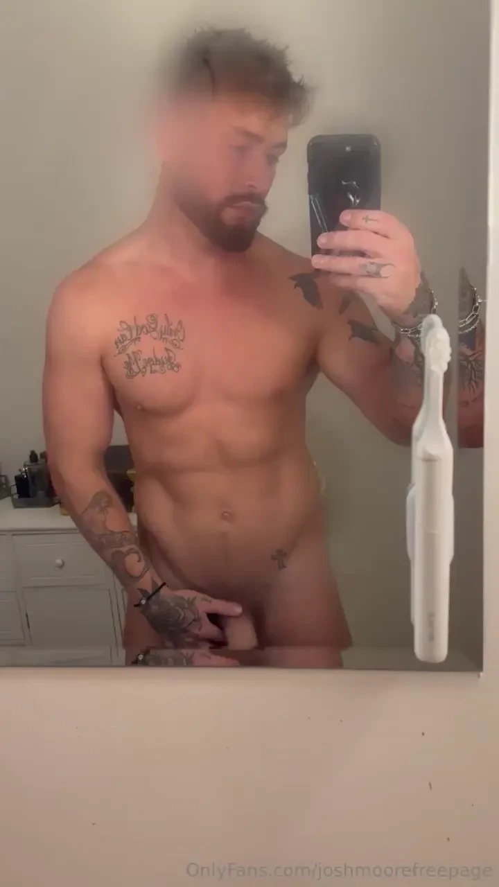 I m bored and horny come chat with me in the dms 