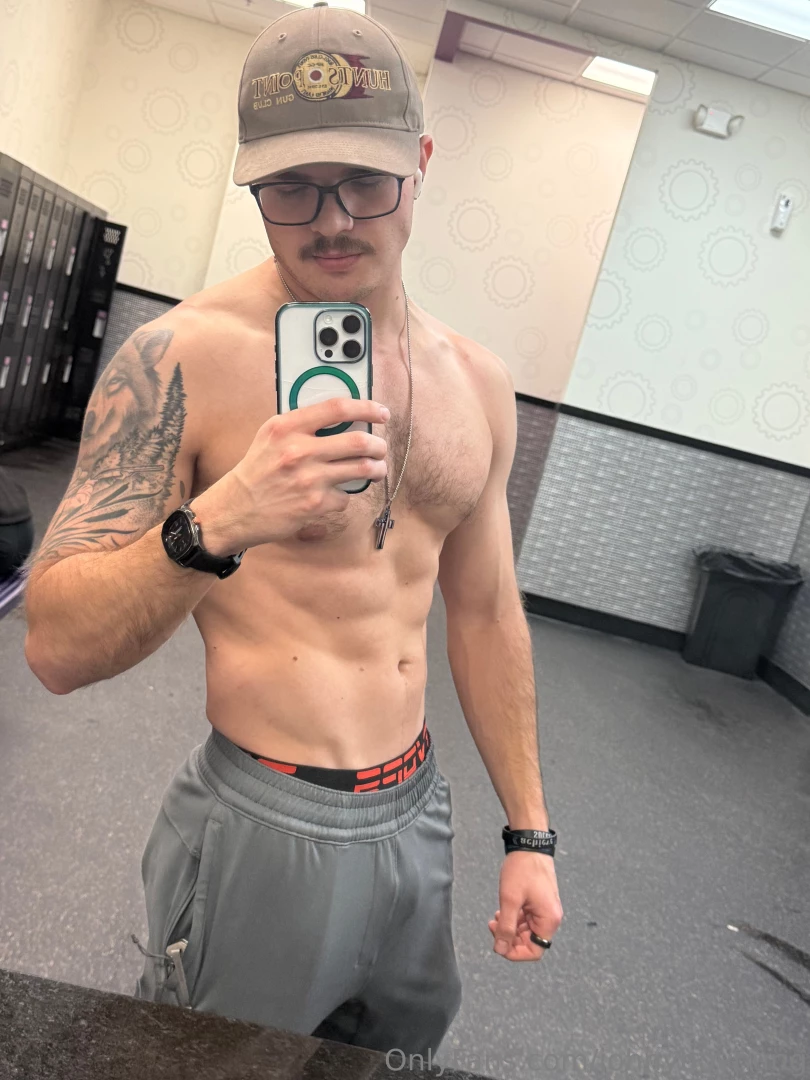 Not where i wanna be physique wise but making progress part 2 