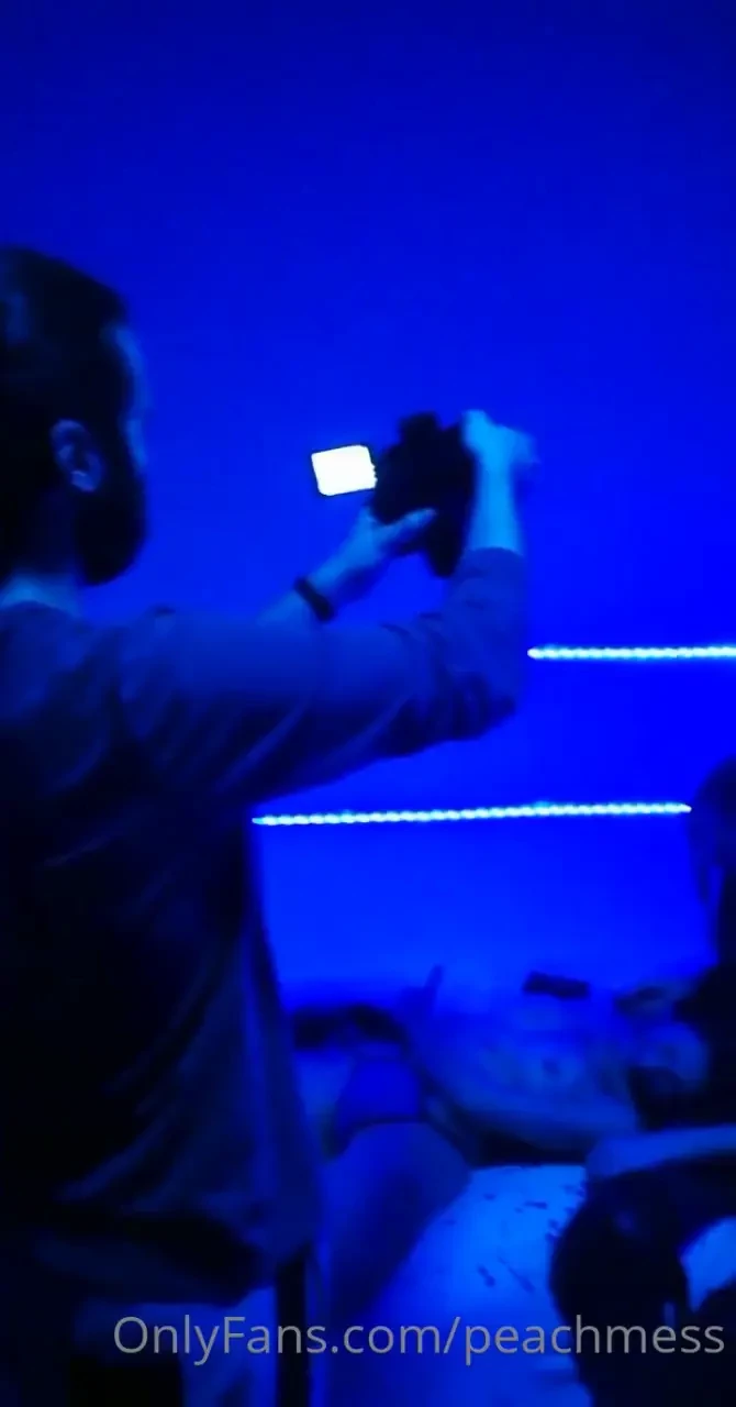 Questa preso direttamente dal set ovviamente non niente di erotico per 