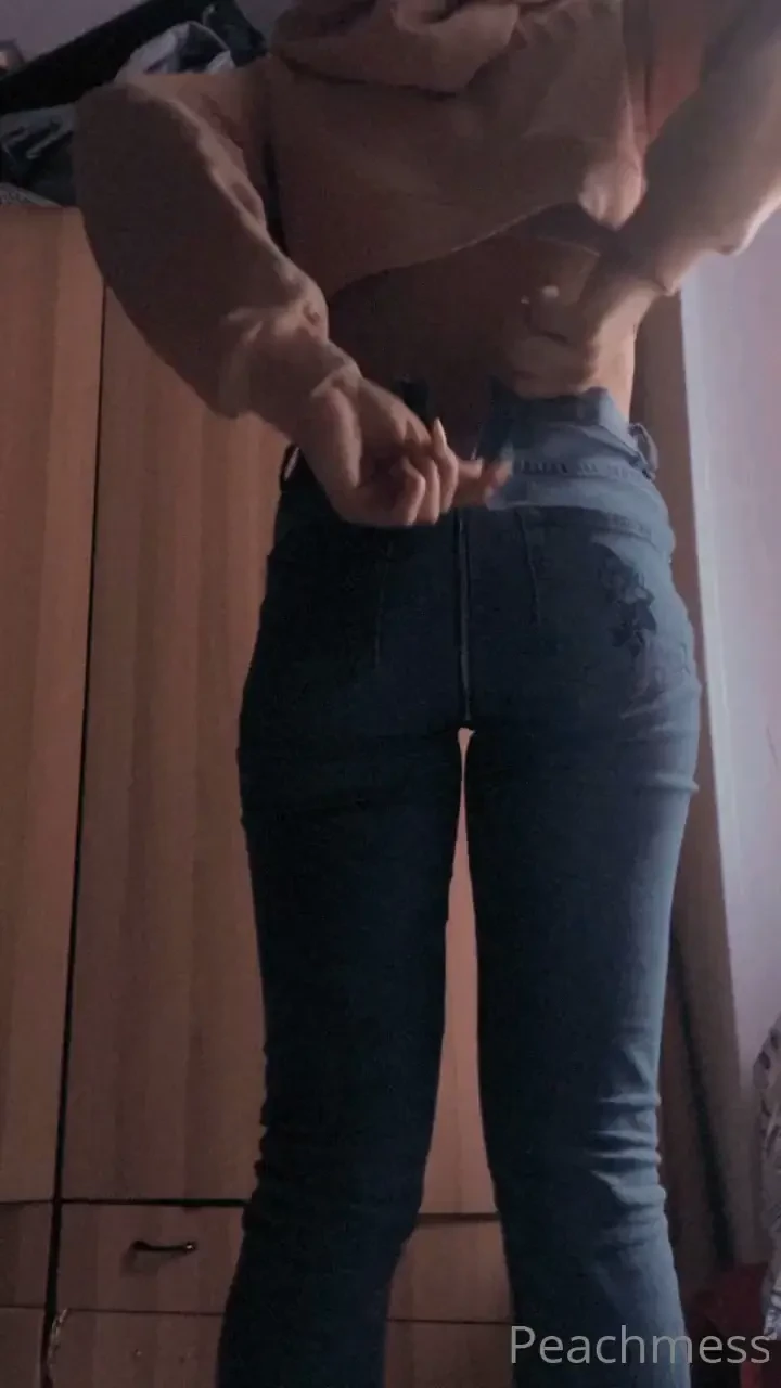 I pantaloni tanto amati da voi uomini chiss perch hahahahahaha 