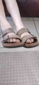 It s been a long day at work can someone please come rub my feet