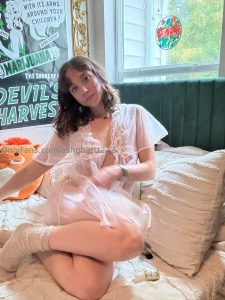 Happy full moon my angels i won t be on here much today bc ill be part 3