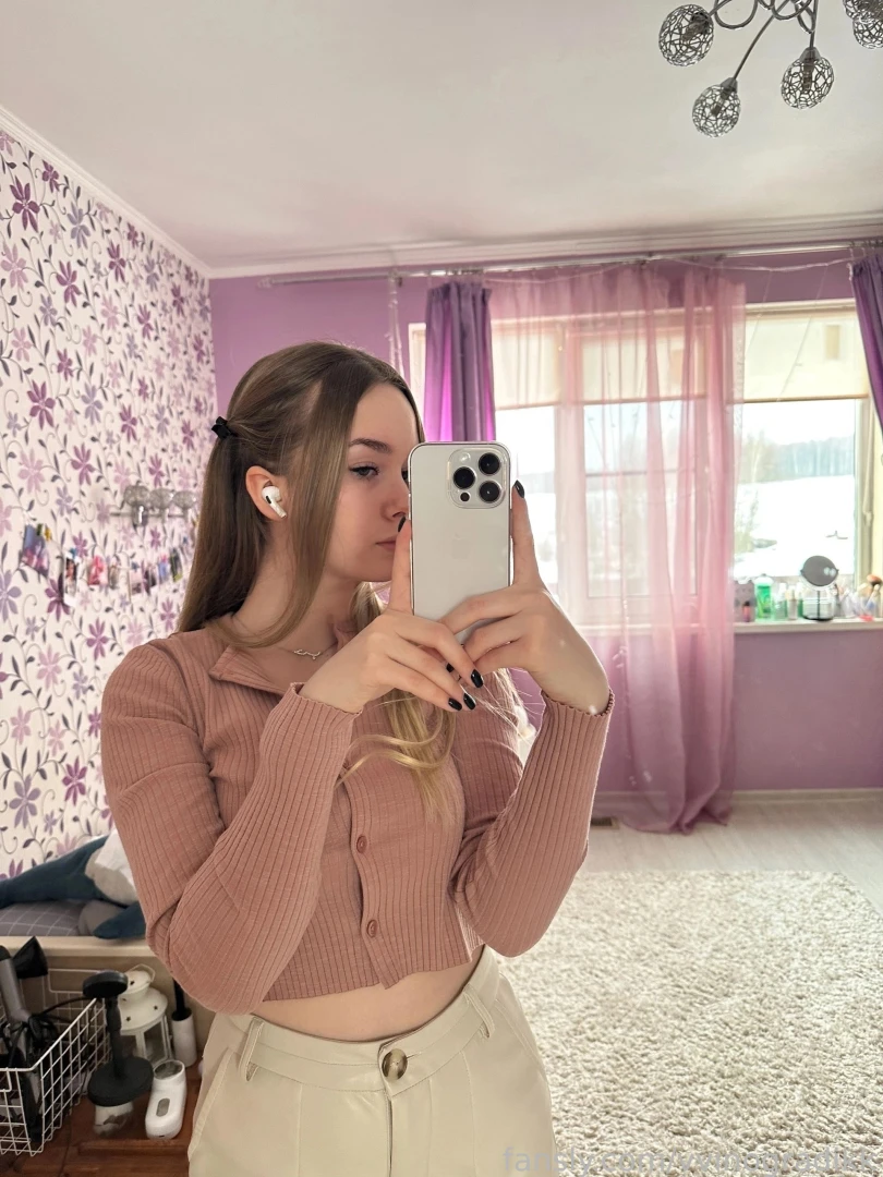 Do you want to see me naked longhair tiny babygirl daddygirls boobs 