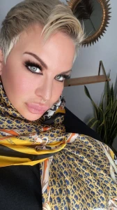 Time to hit the mall and sleigh this christmas shopping but first i