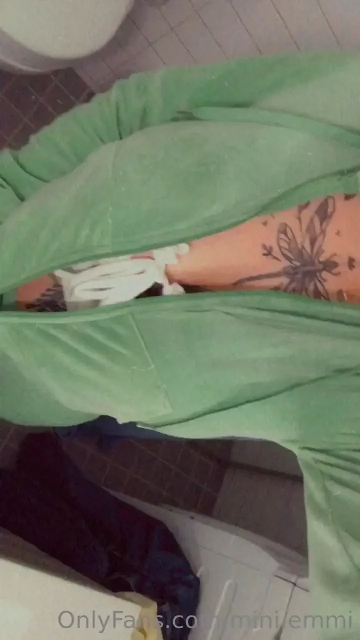 You can buy the hole video 3 pics for 15usd part 1 