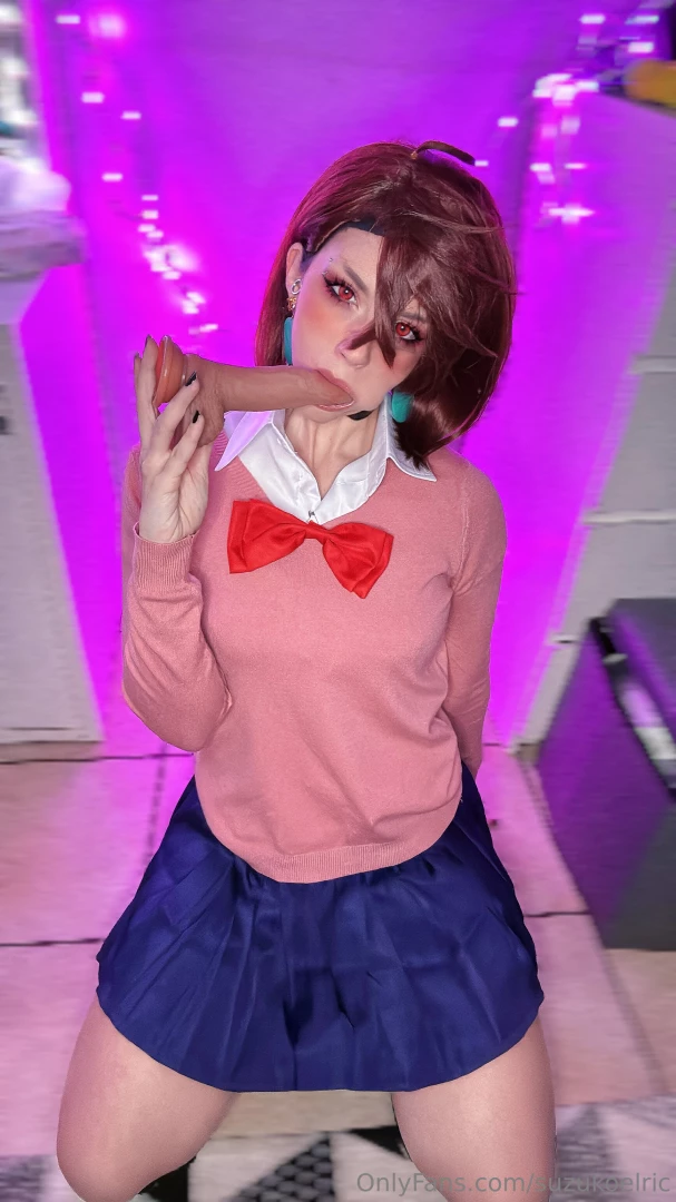 In quanti vorrebbero che quel dildo fosse il proprio cazzo 