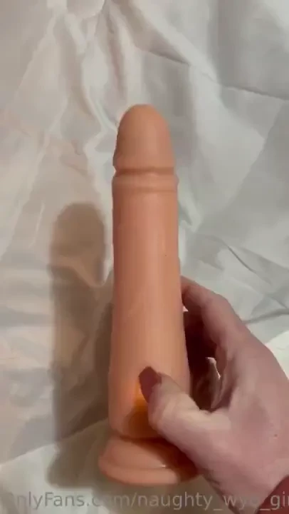 Cum over to my vip page to watch hubby and i play with this realistic 