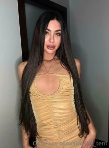 My juicy lips want to taste your dick