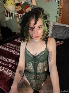 Pretty in green - so unfortunately the day i wanted to make content i