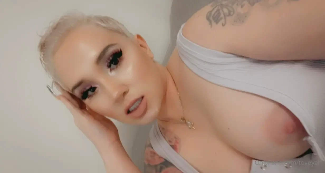 Lonely need someone to help me cum today 