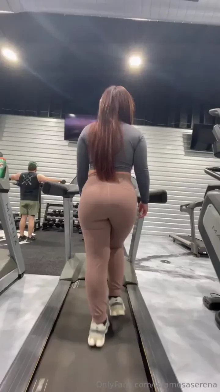 Now imagine with no leggings on 