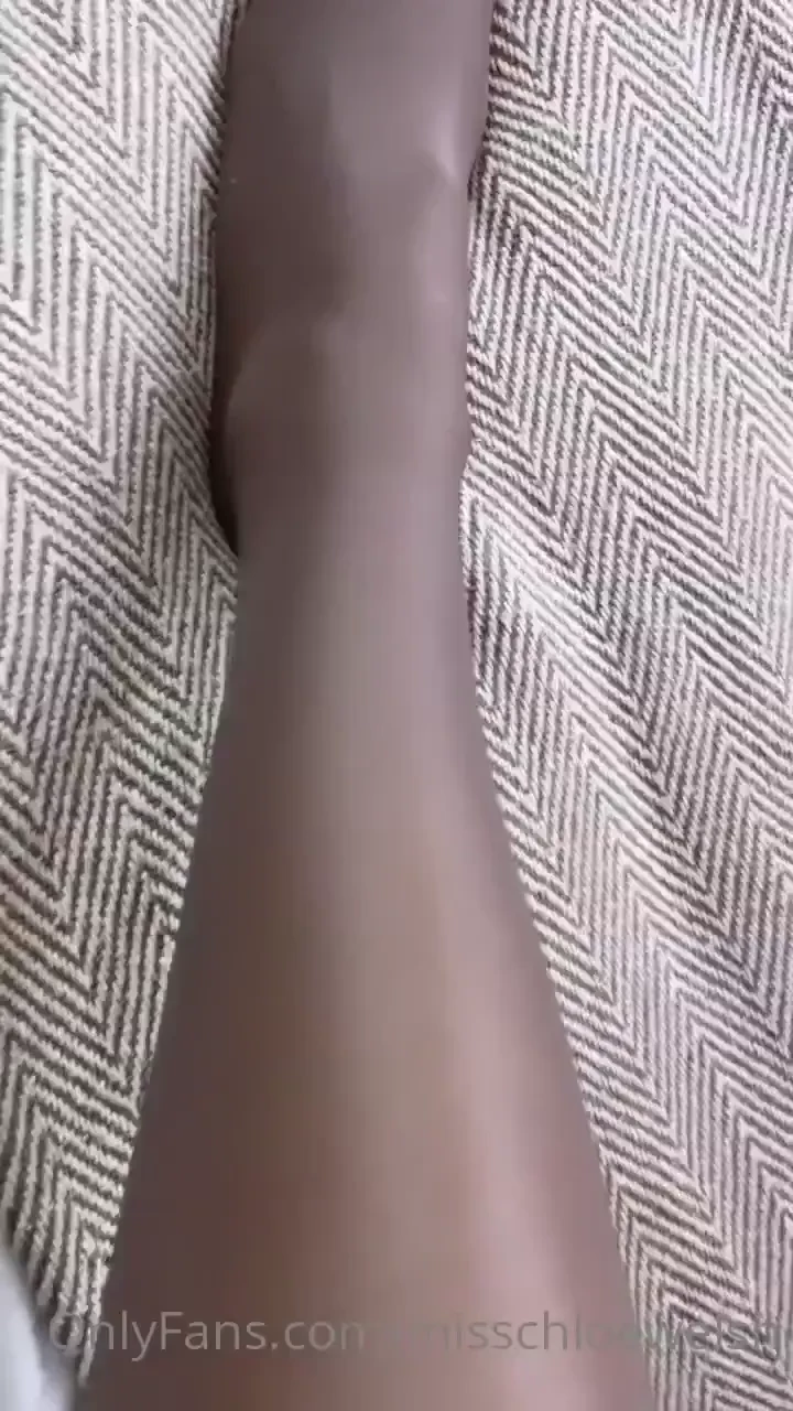 Which leg looks better 