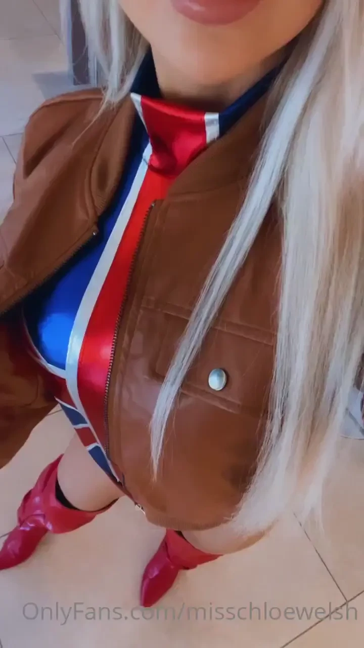 Some behind the scenes from my cosplay shoot yesterday i don t know 