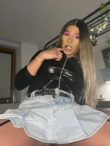 Honey like my posts and you can win incredible gifts ask on dm for