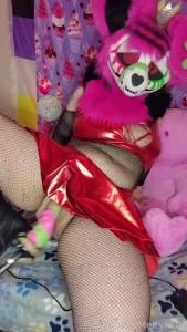 Melty was all dressed for the club but took a little pit stop in the