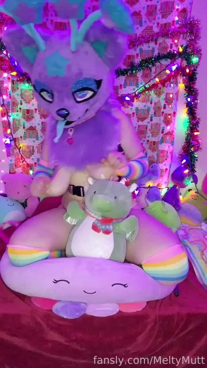 Nova was so pent up she had to hump a plushie to relieve themselves 