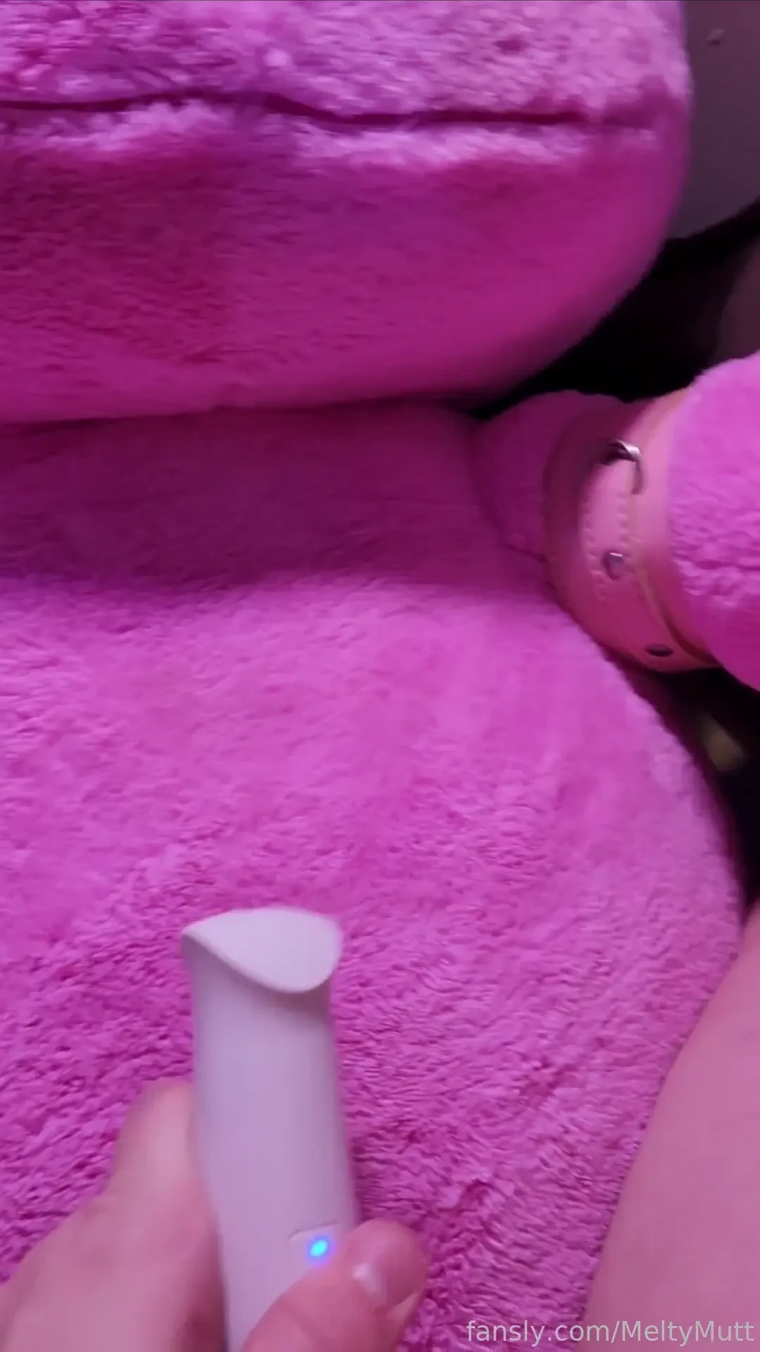 Pov riding my big frog plushie see what i see when i m humping my 