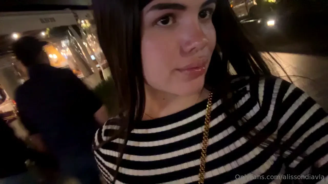 I like to go to the mall 