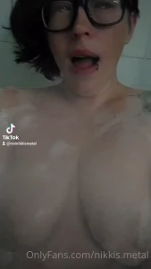 Wanna take a shower with me i know exactly where i wanna put your huge