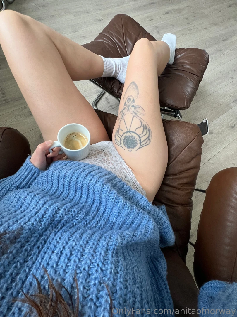 En kjapp kaffe f r arbeidshelg ha en sexy l rdag 