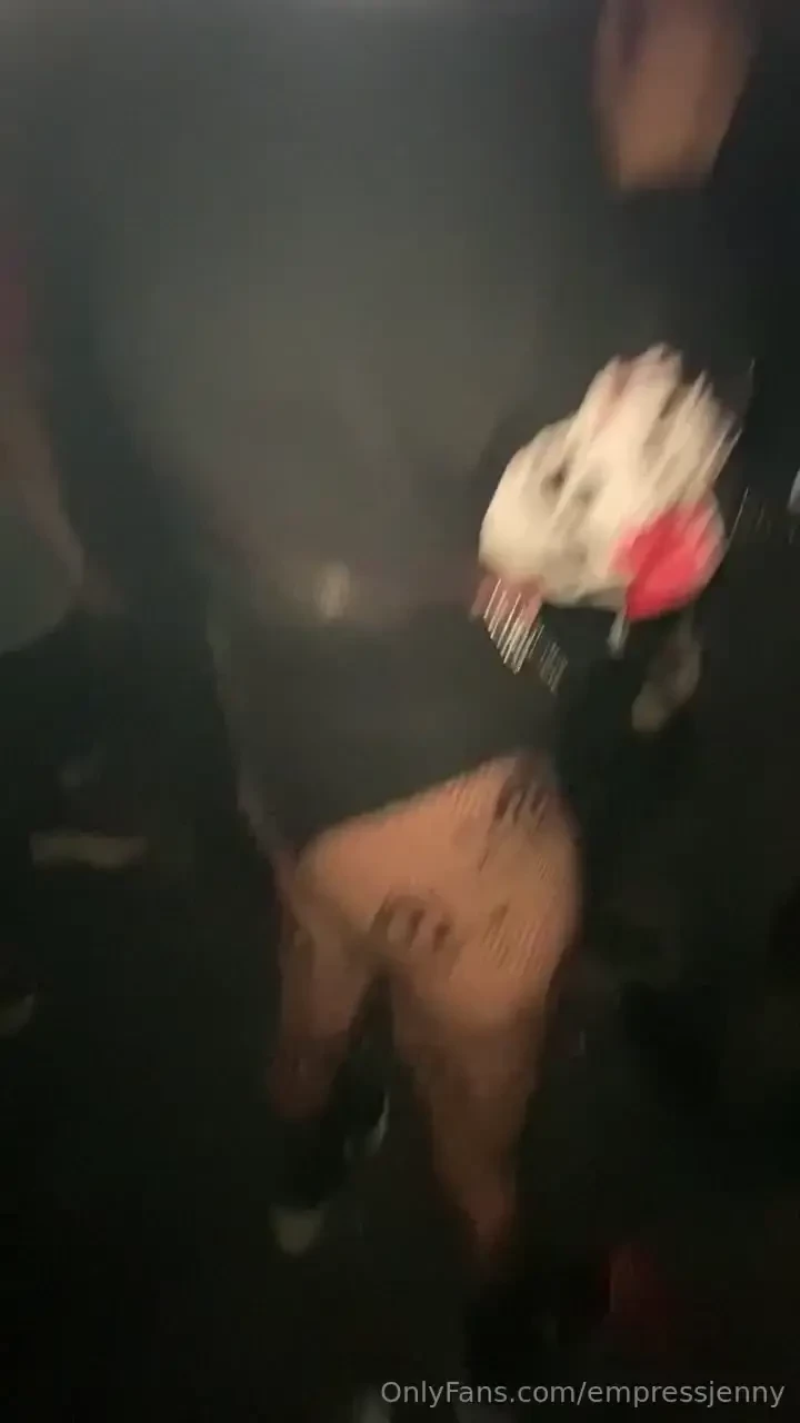 Bark for me treat your empress to something nice https www wishtender 