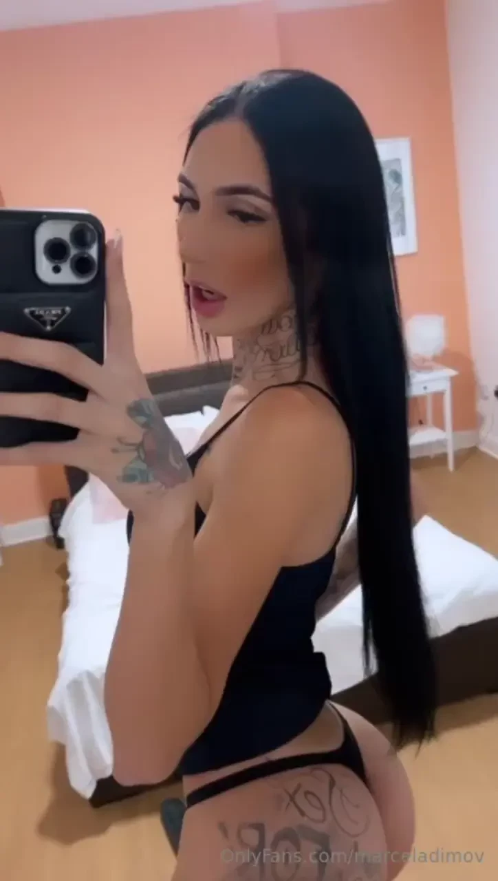 Do you like my look babe i feel amazing with this hair 