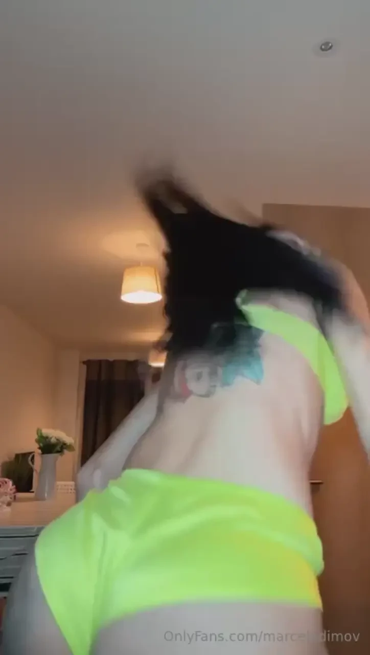 Online video call let me dance for you 