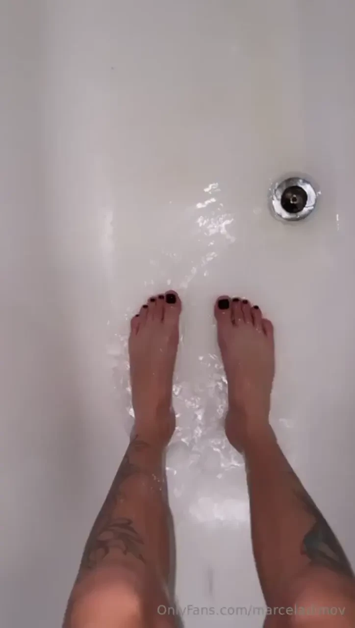 Come join me in a hot and delicious shower i need you here for a tip 