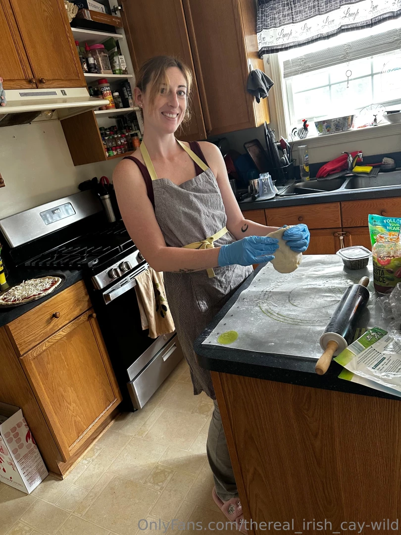 Should i do a live nude baking session 